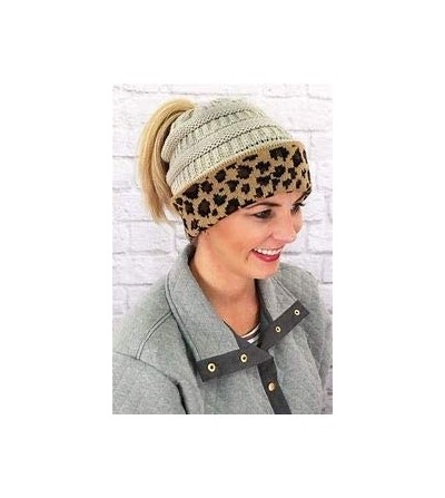 Skullies & Beanies Ivory Cable Knit Leopard Cuff Ponytail Beanie - C918H7Y98XG